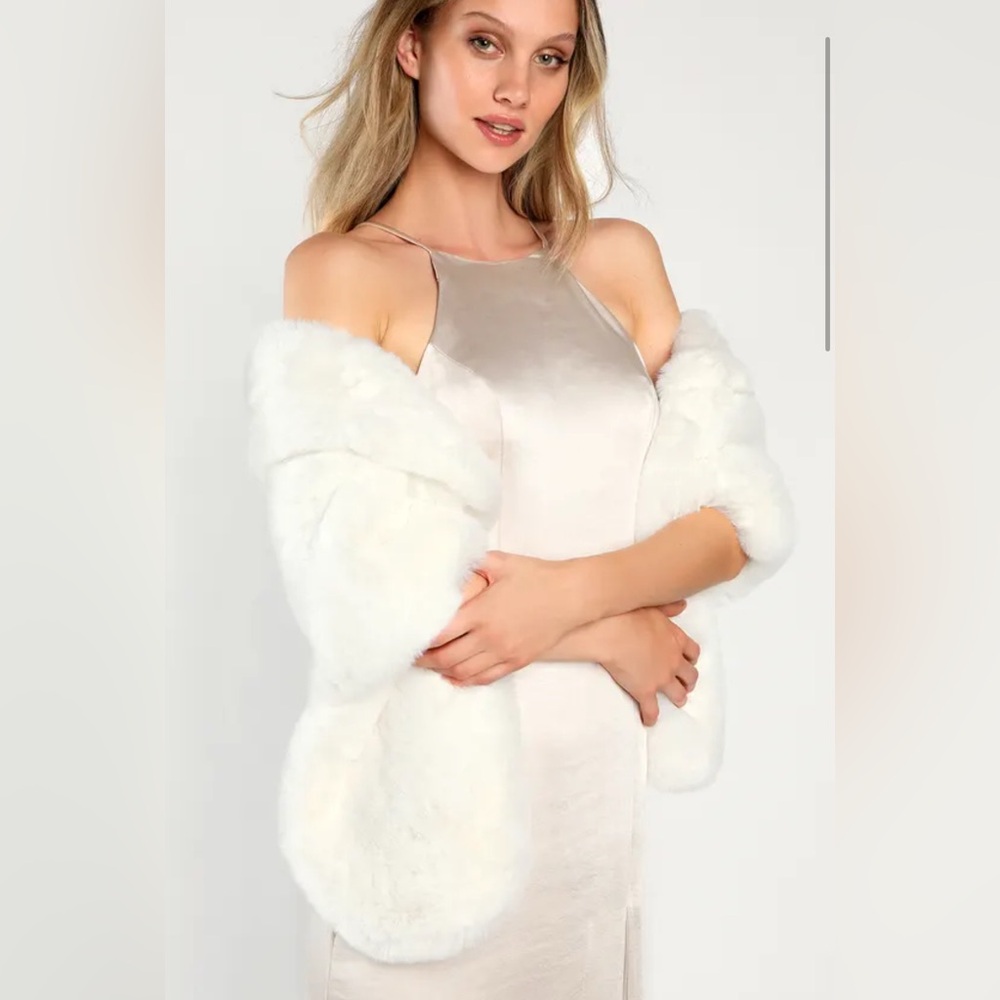 Stole Your Heart White Faux Fur Stole - Lulu’s
